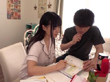 兄ペニスに魅了されたが、もっと堅いパパペニスに乗り換える女子校生