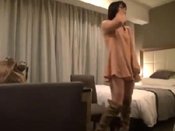 ムチッとした官能的な肉体のスタイル良すぎ素人とその日のうちにハメ撮り3P