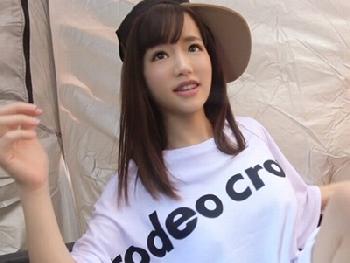 浮気はみんなすると豪語する尻軽ビッチなボイン女子大生とその場で即挿入