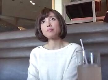 性的欲望が暴走寸前な素人人妻とホテルでハメ撮り性交