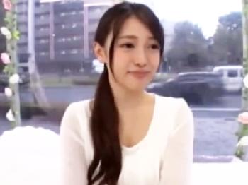 昼の時間を持て余す清楚人妻が巨根と浮気性交!!