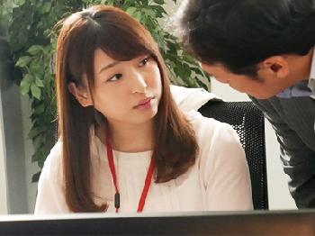 性交渉がない状況に悩めるとても綺麗な若妻女性会社員が上司とオフィスで不貞な関係に‥