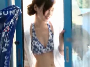 マジックミラー号で彼氏を任せて中出し浮気し逆ギレする彼女