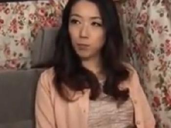 サプリのモニターだと騙されて媚薬摂取した女子校生が痙攣アクメするコンドーム未装着の性行為