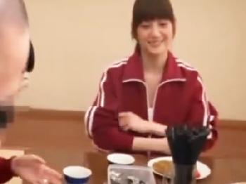 お風呂を覗いていた事がバレて合宿中でジャージ姿の女子校生に痴女られる軟弱男子W