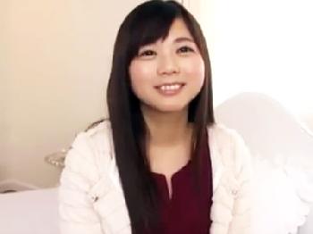 清楚で巨乳の美少女が初体験のゴムなし交尾で割れ目から絶頂潮放出アクメW