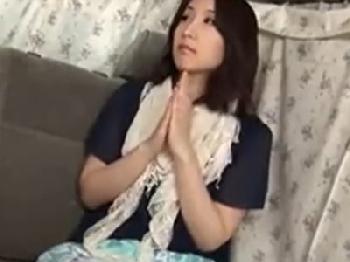 セレブ系素人人妻をナンパしてガチ交渉→コンドーム未装着の膣射性交