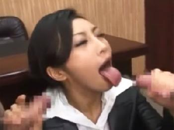 色情狂猥褻秘書が社員ペニスを喉奥まで受け入れて舐め抜き