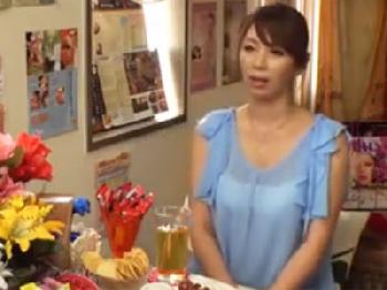 エステ師の技に興奮して自ら本番お願いする人妻に処罰交尾