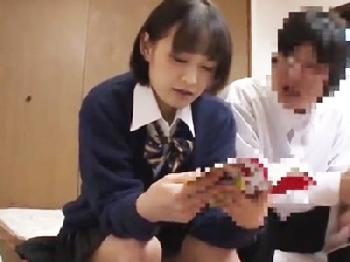 後輩に強制的に挿入されて子宮へ直接射精される先輩女子校生が鬼ギレW