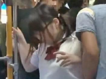 優等生なメガネ女子校生が痴漢に性的暴行膣内射精されて号泣