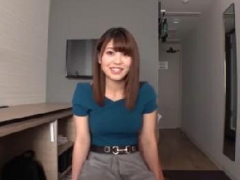 こういう事に慣れていなそうな健康ボディの素人さんとハメ撮り→クンニリングスだけで汁だくになる猥褻娘