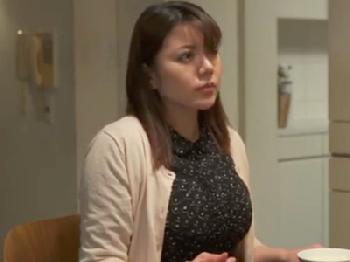 おっぱいが張って仕方ない巨乳人妻が夫のいない間に他人棒に女陰内へ射精される一部始終