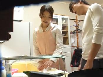 出張家政婦がとても綺麗な女性で耐えきれずに痴漢に性的暴行する外道映像