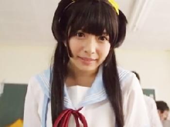 完全固定されて腰砕けになるまで挿入される美少女