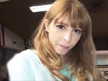 ノーパンの外人ギャルにボウリング場でオナニーさせて露出ハメW