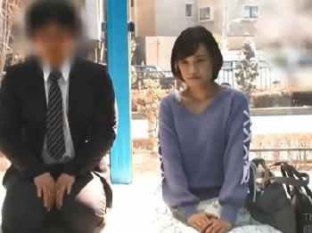 バスト1メートル弱の素人娘(21)の柔らか乳房がワイセツに踊る性行為