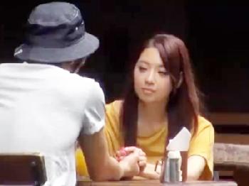 一発やってきた超有名女優が現場の男優に連れ込まれたプライベートSEXを盗撮