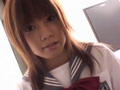 とても綺麗な女性歯科医がペニスを診察してれた