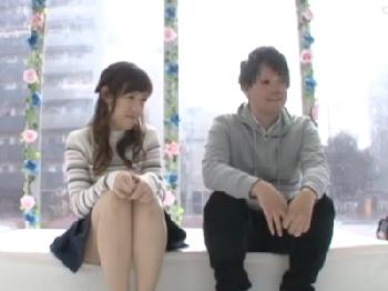 さっきまではただの友人だったのに…ボイン女子大生がマジックミラー号でゴムなし膣内射精