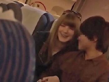 彼氏と楽しい旅行中に肉付きの良い尻の女性が声も出せずにサイレント性的凌辱される