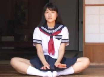 姪女子校生の成長期のカラダにムラっときた叔父さんが寝込みを襲って近親性交