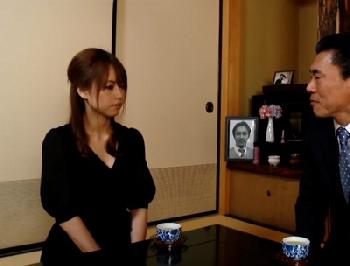 夫を亡くしたとても綺麗な未亡人が…夫の乗り移ったいかがわしい霊能力者に騙されてW