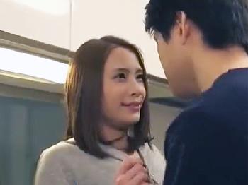 同棲彼女のとても綺麗な友人が家に遊びに→彼女にバレないように襲撃交尾