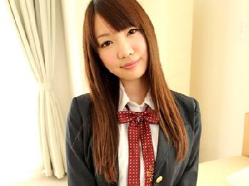 陰毛がない股間のワレメを少し刺激しただけでドピュッと潮吹きする奇跡の美少女