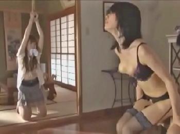 彼女の目の前で最愛の息子を寝取って誰にも渡さないママ