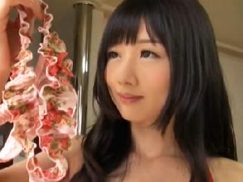 夫に相手にされず性的欲望が爆発寸前の美麗人妻が勝負ランジェリーで隣人に色仕掛けして中出し熱望交尾