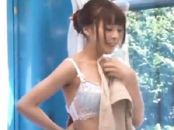 無料マッサージだと聞いて油断していた素人娘がマジックミラー号での挿入で連続エクスタシー