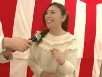 強引に女陰刺激された素人お姉さんにペニスハメ