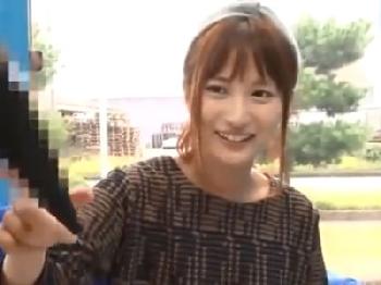 ヴィレヴァンで働いてる24歳素人美女が巨根男子の悩み解決に協力