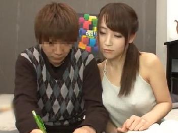 巨乳のお姉さんにノーブラ姿で性的に誘われ→禁断のディープな性行為