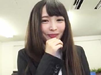 小悪魔OLがオフィスで部下を痴女って調教イジメ!!