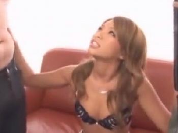 黒ギャルの吸い付くようなフェラチオに耐えきれず大量の精液発射