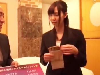入社一年目の新人女性会社員がハゲ上司とラブホテルで二人きりになり股間の穴へ直接射精される映像W