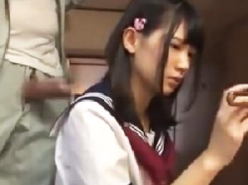 一人で留守番していた童顔女子校生を脅して婦女暴行!!部屋に上がり込み強制種付け