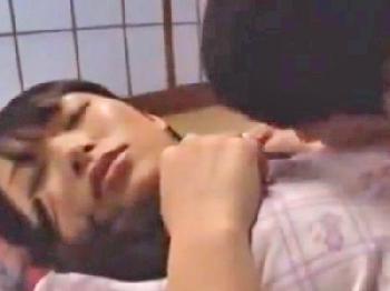 超キュート義母に辛抱出来ず夜這いしたら顔面射精交尾受け入れてくれた件W