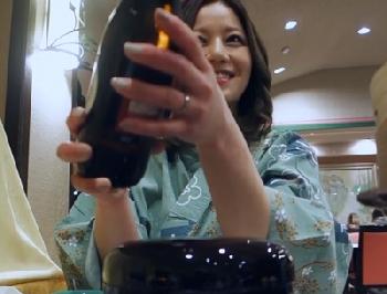 大人の色気はんぱないとても綺麗な人妻と温泉旅館で挿入!!今晩だけは夫の事は忘れて怒涛の絶頂体験!!
