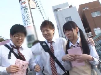 陰キャ仲間が修学旅行でテンション上げて酒を飲みゴムなし膣射乱交