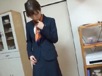 エロランジェリー着用のスタイル完璧お姉さんと強烈な性行為