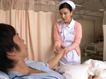 高圧的な入院患者に命令されて強制イラマチオされる美女ナース