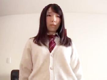 まだ無知な女子校生を読者モデルで釣って中出し