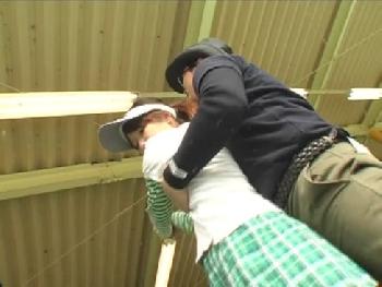 ゴルフ教室で童顔女子にペニスの舐め方を教える糞インストラクター