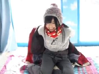 彼氏と別れたばかりの山本彩似が初対面の男とマジックミラー号で性交