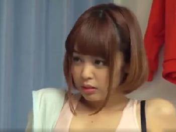 部屋に連れ込んでハメた美少女が感度よすぎてベッドが水浸しになりました