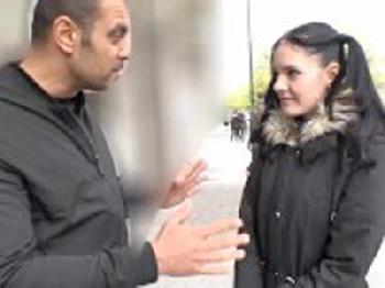 揉みごたえがある巨大な乳房の外人をハントしてぶっかけ