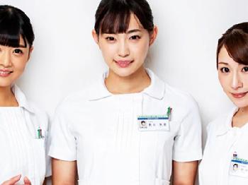 射精したくて辛抱出来ない絶倫陰茎をサポートしてくれるナース達